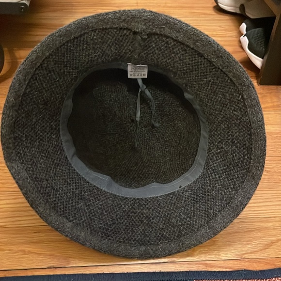 Stylish Wool Winter Hat - Picture 4 of 5